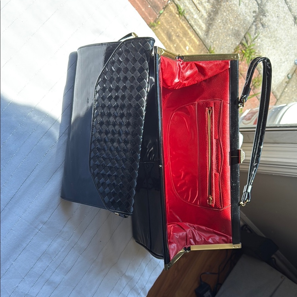 Elegant Black and Red Women's Handbag